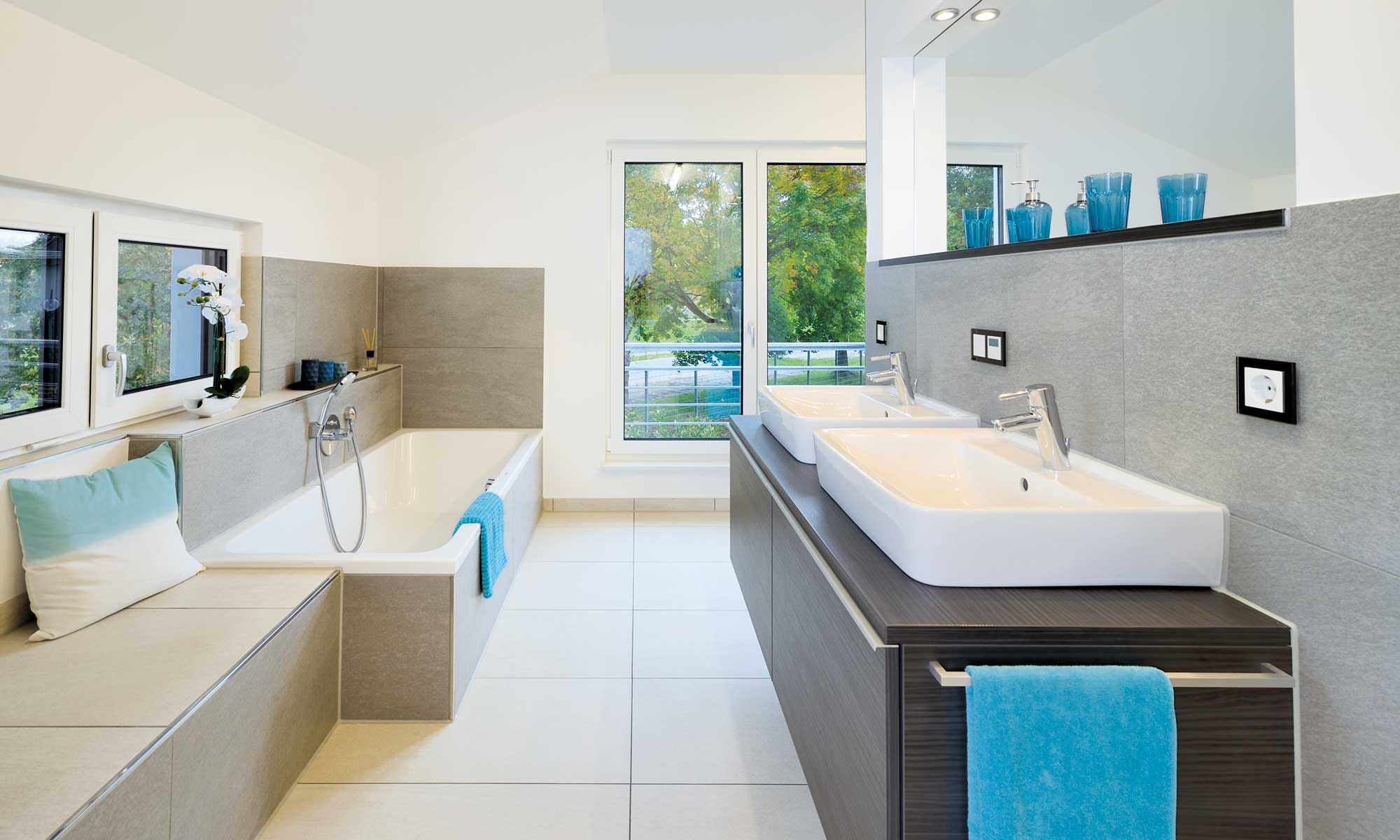 Badezimmer Musterhaus Ulm von Fertighaus WEISS