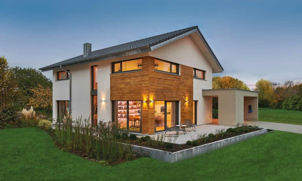 Satteldach Musterhaus Balance Poing von Fertighaus WEISS