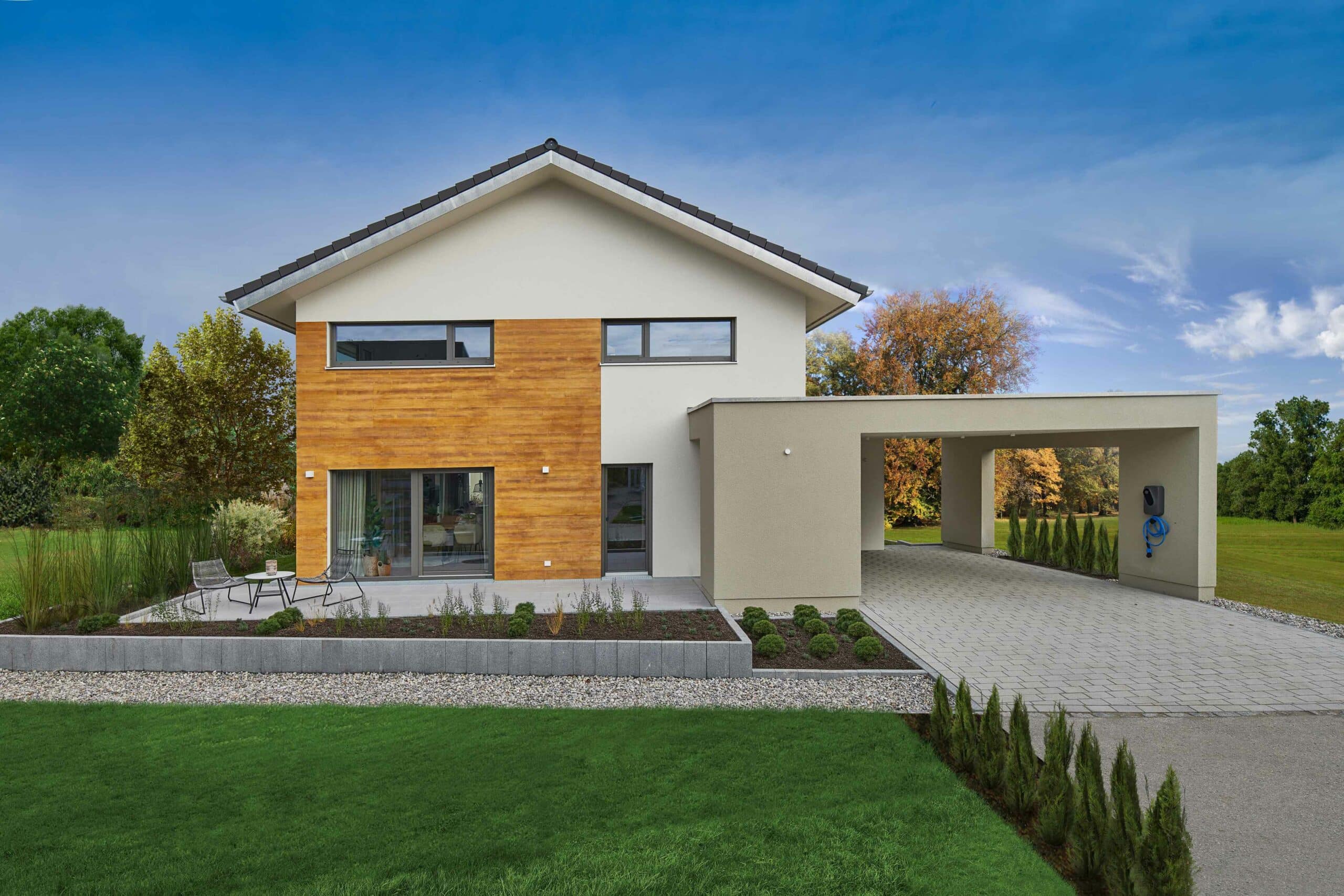 Satteldach Musterhaus Balance Poing von Fertighaus WEISS