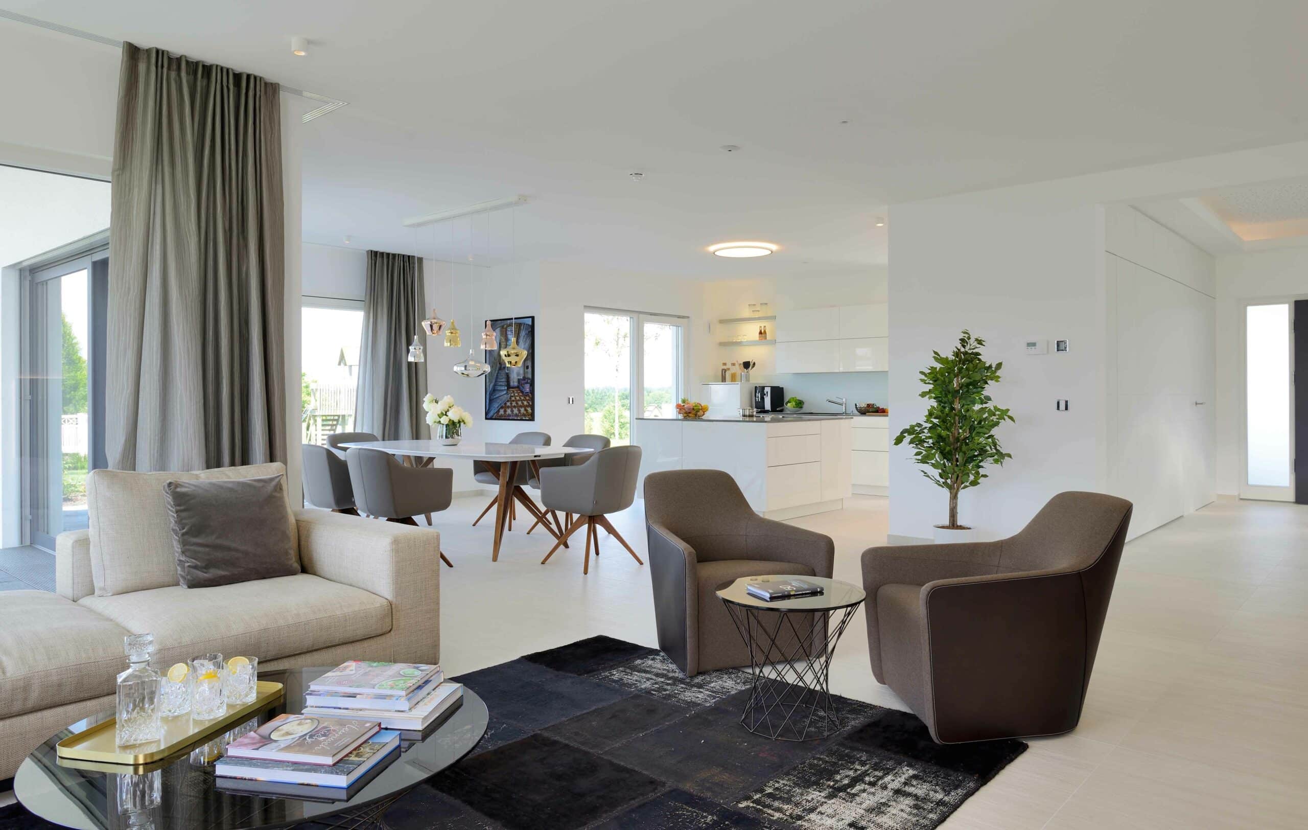 Wohnbereich Fertighaus-Bungalow Vita von Fertighaus WEISS