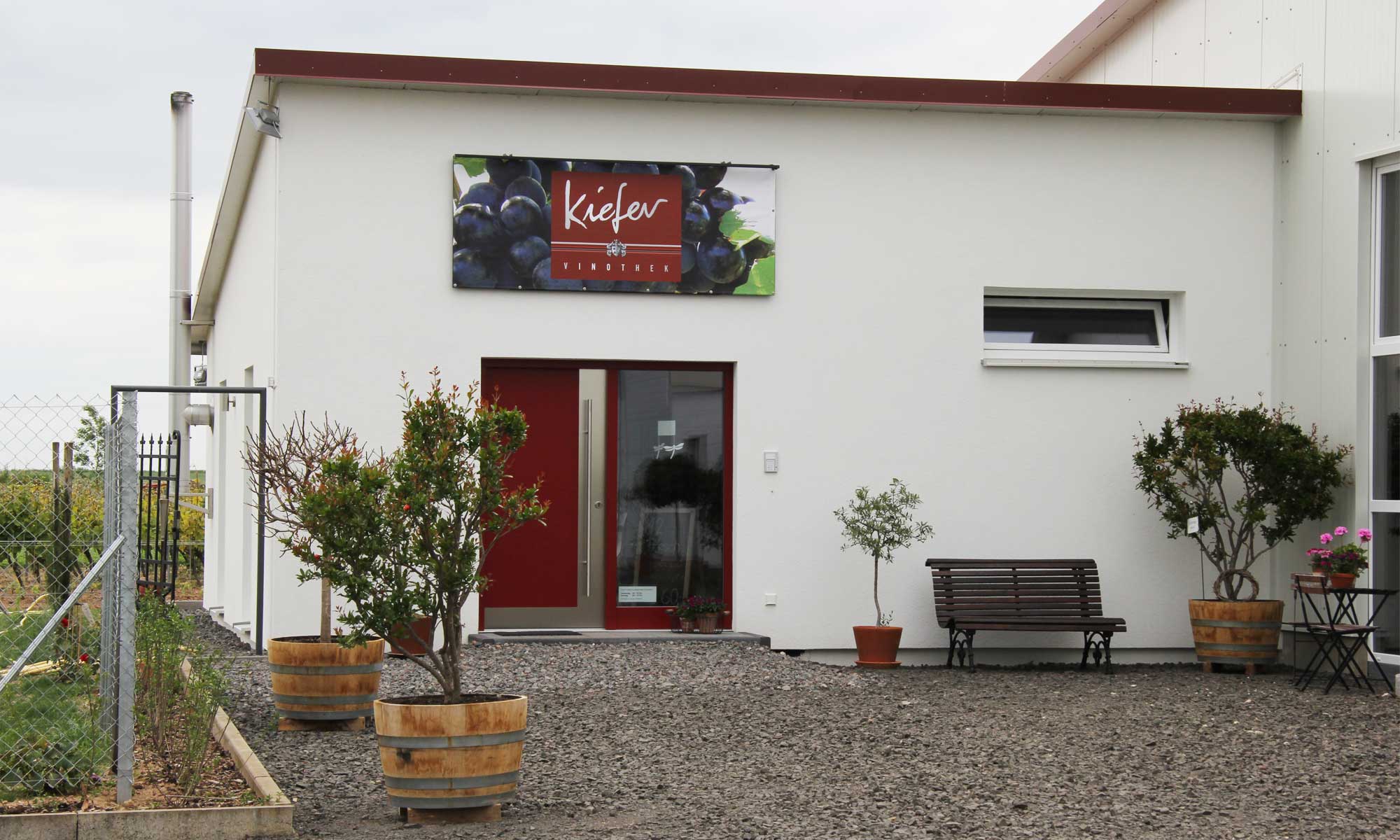 Gewerbe Vinotheke Kiefer von Fertighaus WEISS