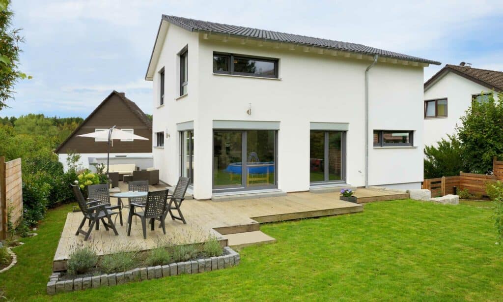 Terrasse Haus Glowig von Fertighaus WEISS