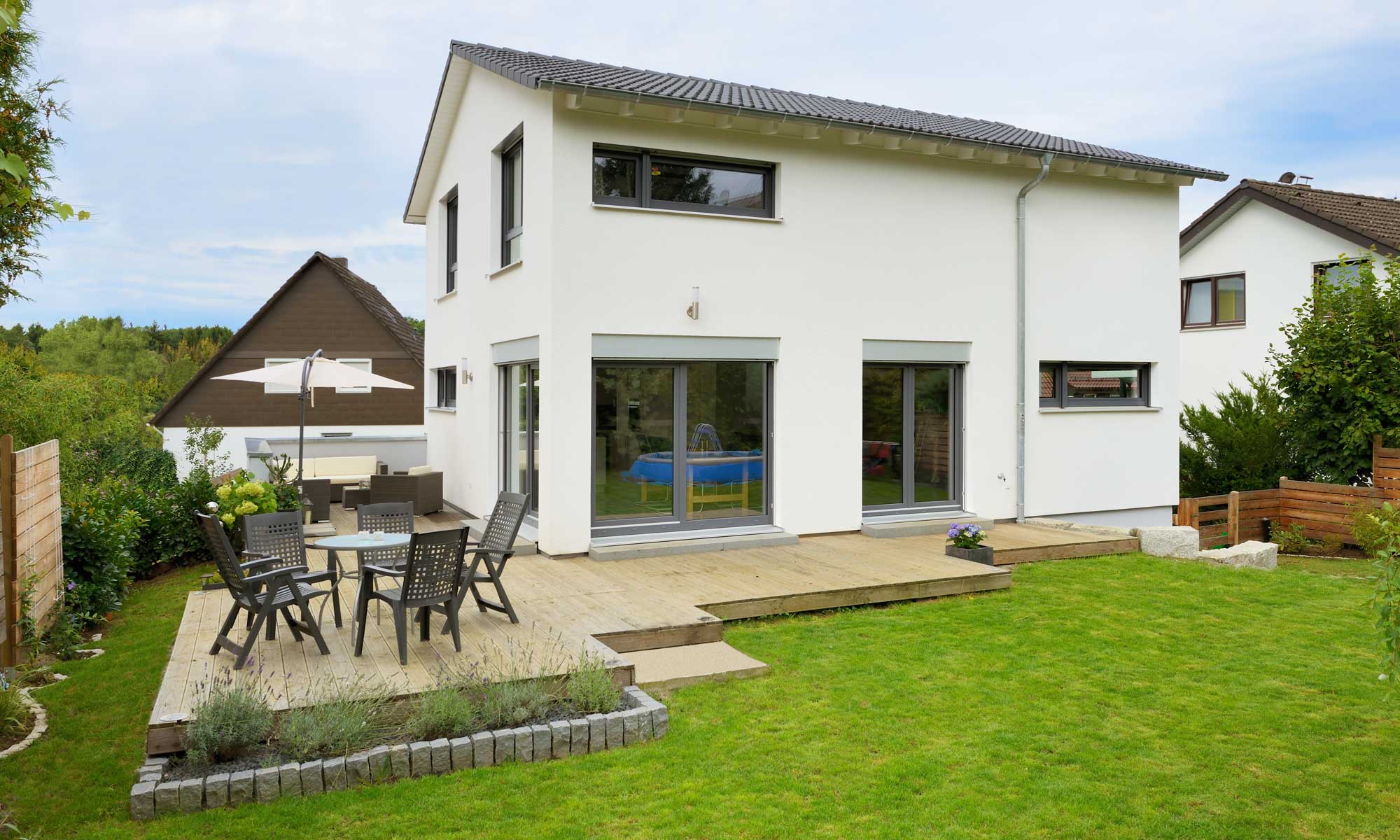 Terrasse Haus Glowig von Fertighaus WEISS