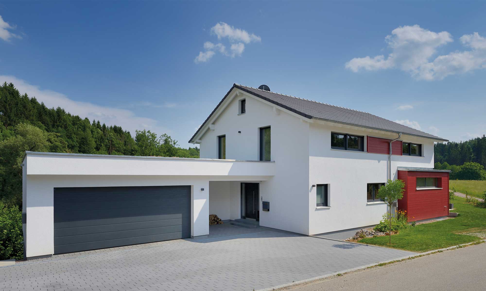 Einfahrt Haus Ingelfinger von Fertighaus WEISS