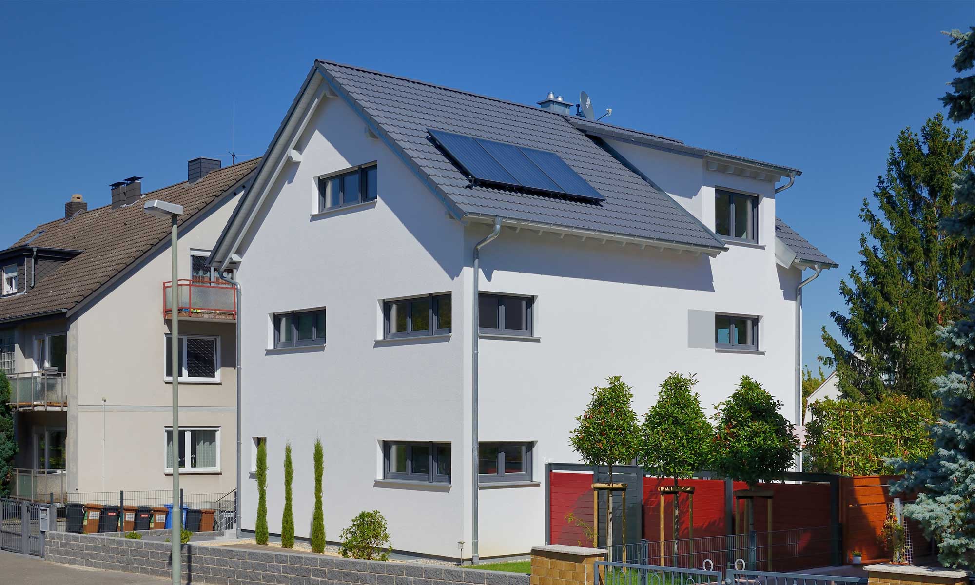 Außensicht Haus Reichmann von Fertighaus WEISS