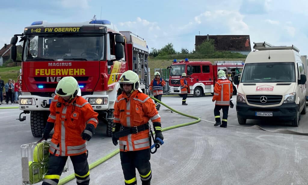 Feuerwerkübung bei Fertighaus WEISS