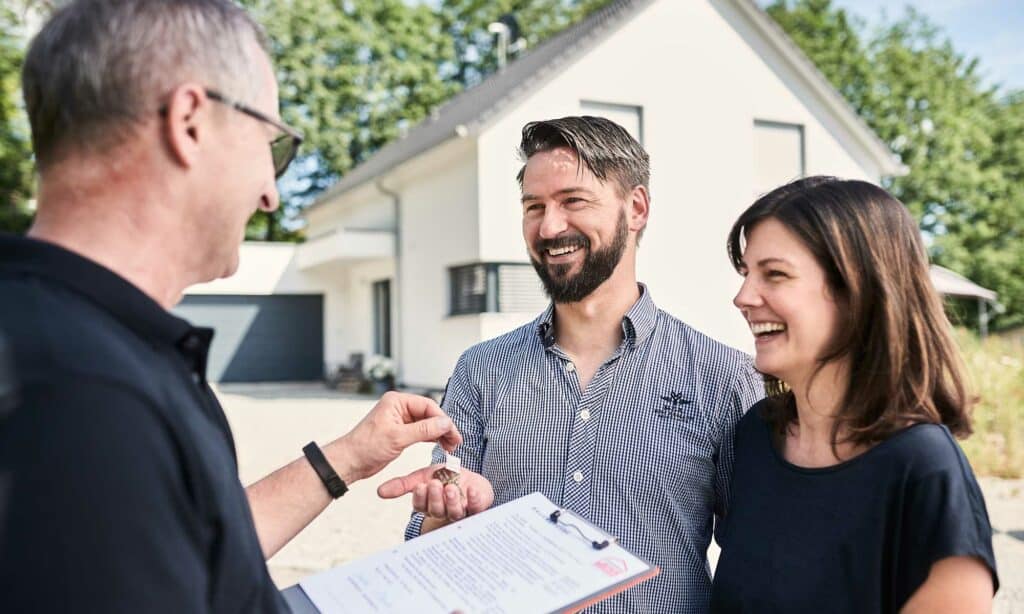 Fertighaus-WEISS-Ihr Weg zum Traumhaus-Schlüsselübergabe