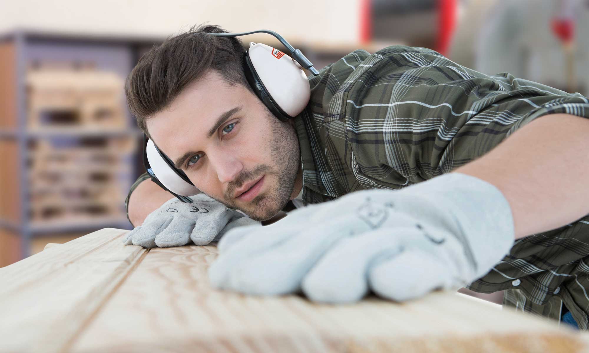 Schreiner in Fertighaus WEISS