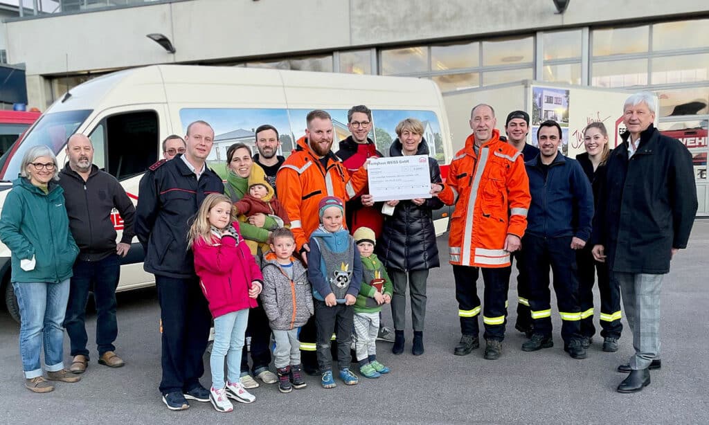 Spendenübergabe von Fertighaus WEISS