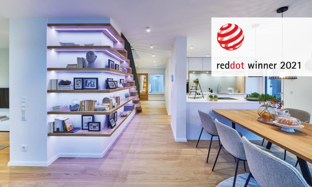 Reddot Winner 2021 Musterhaus Balance Poing von Fertighaus WEISS