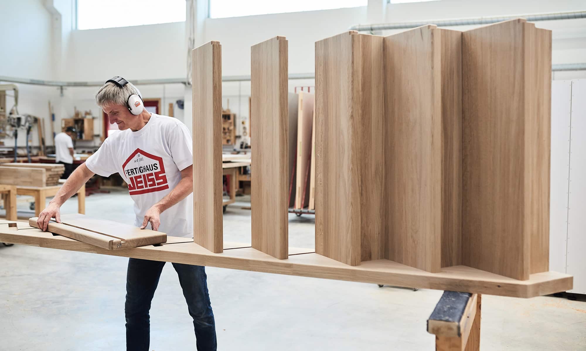 Schreiner Treppenbau bei Fertighaus WEISS