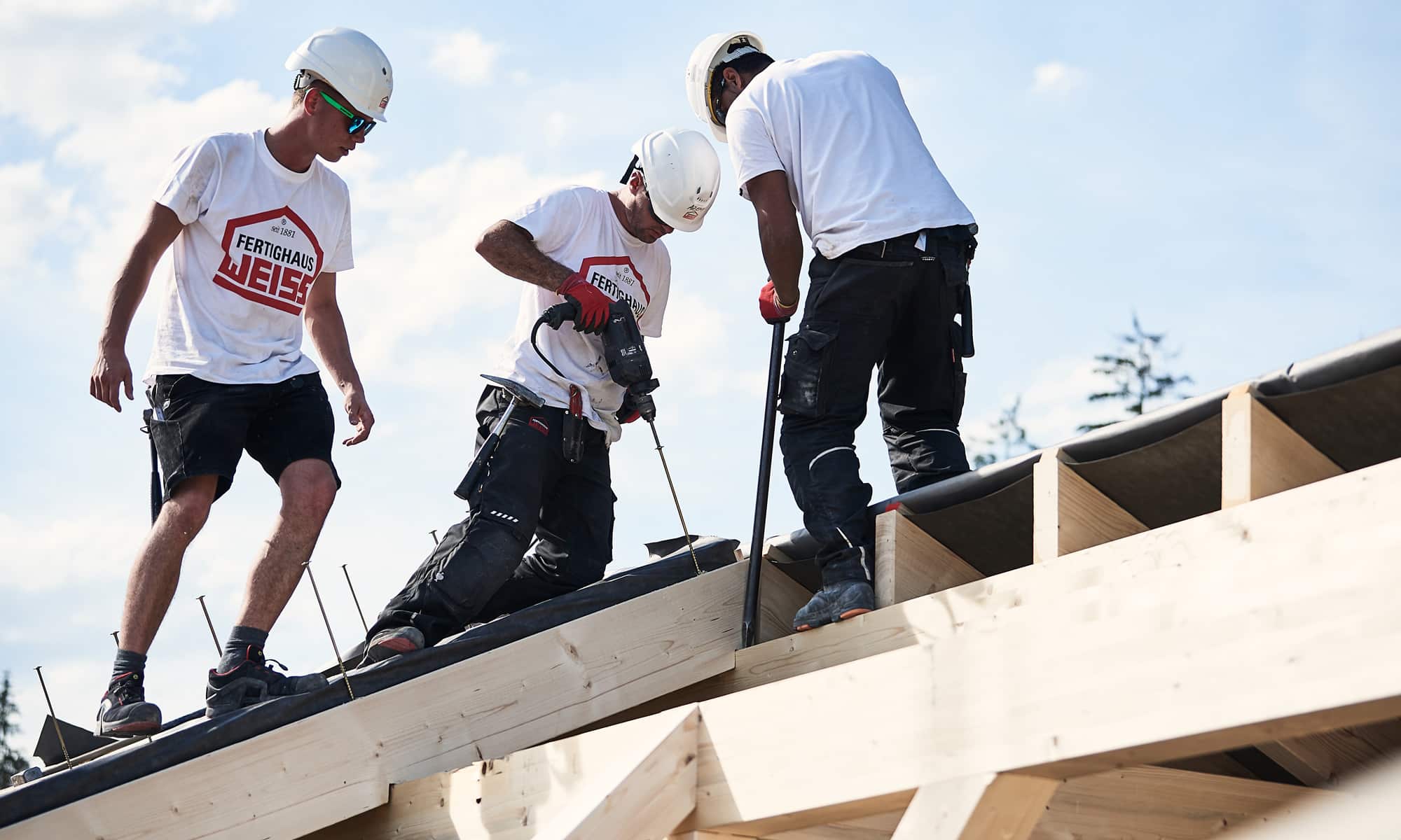 Montage Haus Mitarbeiter bei Fertighaus WEISS