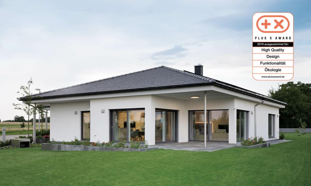 Plus x Award Musterhaus Vita von Fertighaus WEISS