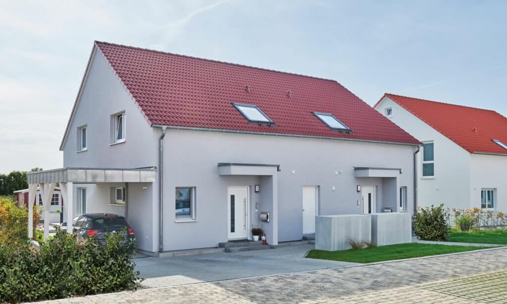 Einfahrt Haus Schäffler von Fertighaus WEISS