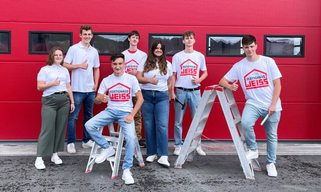 Sieben Jugendliche starten in ihre Ausbildung bei Fertighaus WEISS