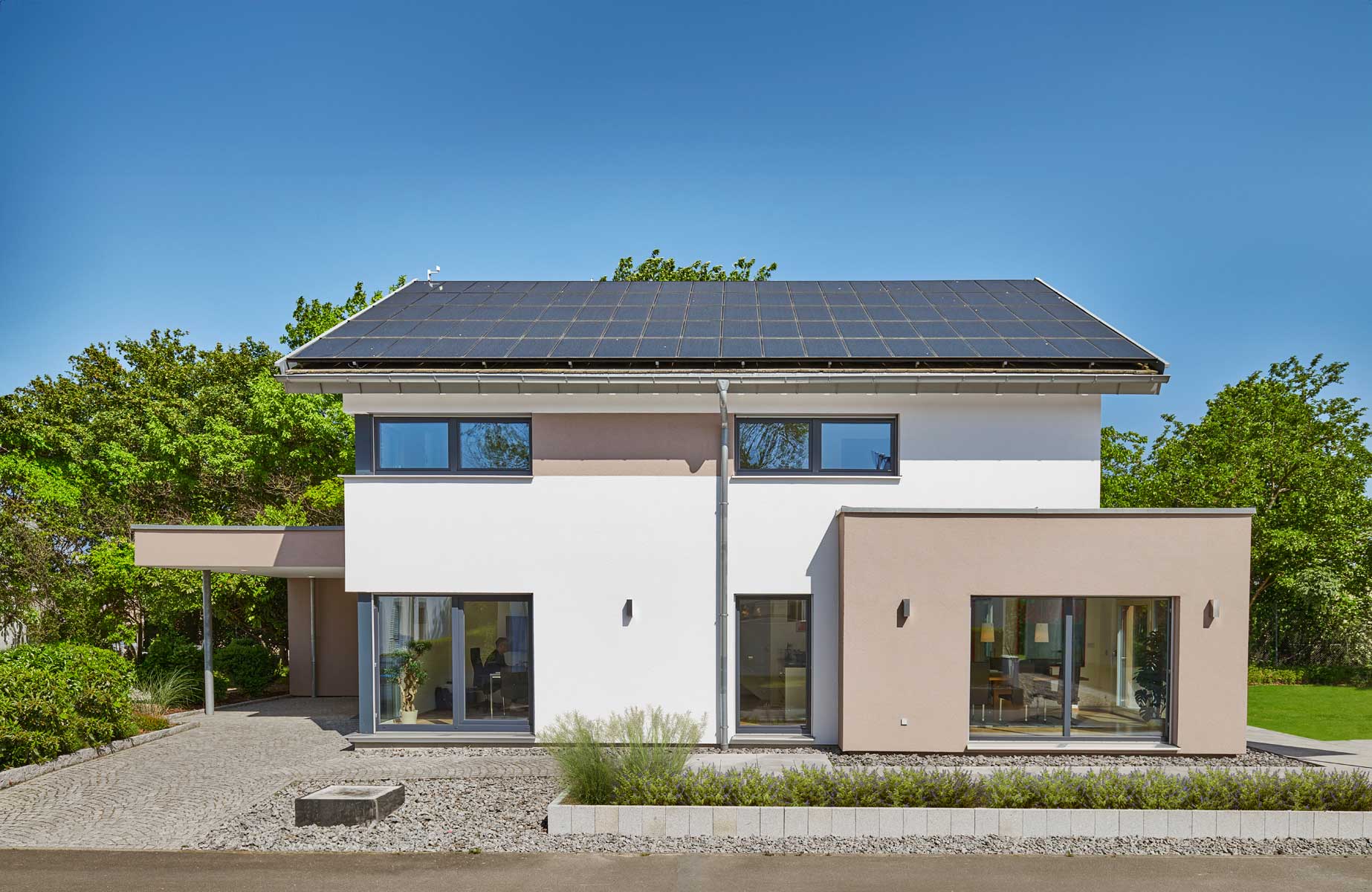 Fertighaus-WEISS-Musterhaus-Future-Seitenansicht Musterhaus Future in Mannheim