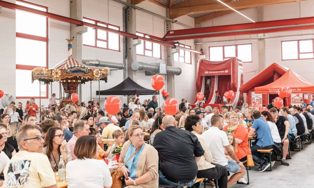 Familienfest bei Fertighaus WEISS